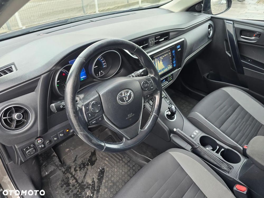 Toyota Auris Hybrid 135 Premium - 24