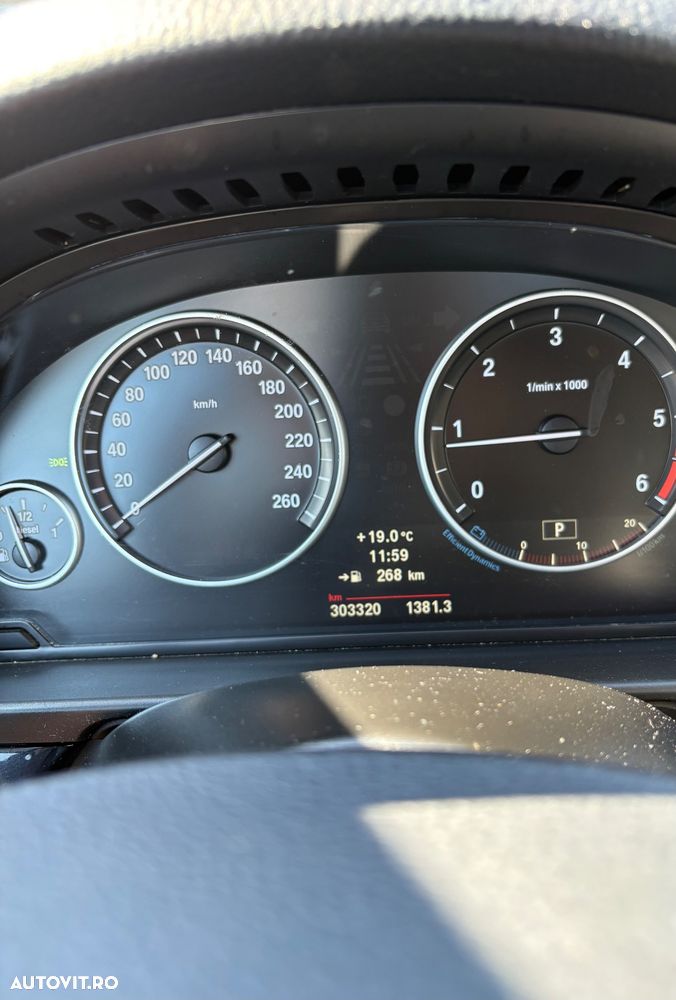 BMW Seria 5 520d Aut. - 11
