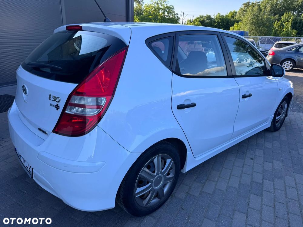 Hyundai i30 1.6 CRDi Base EU5 - 18