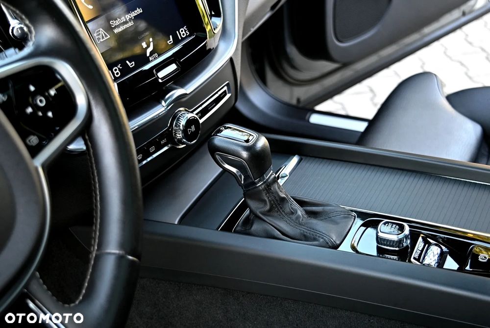 Volvo XC 60 D4 Momentum Pro - 30