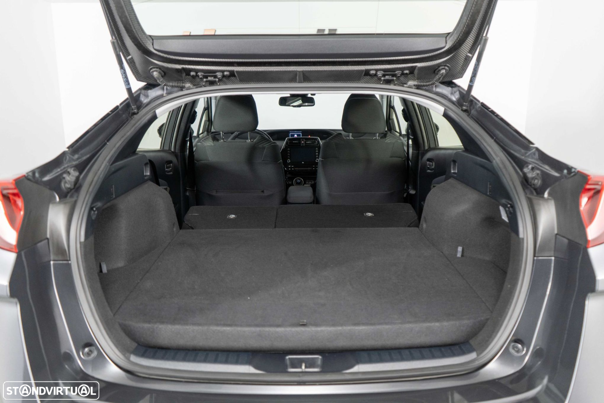 Toyota Prius 1.8 Plug-In Premium - 13