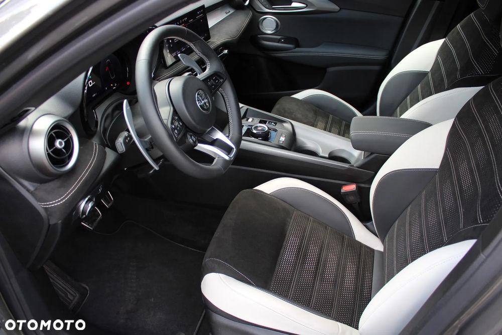 Alfa Romeo Tonale 1.5 T4 GSE mHEV Intensa DCT - 20