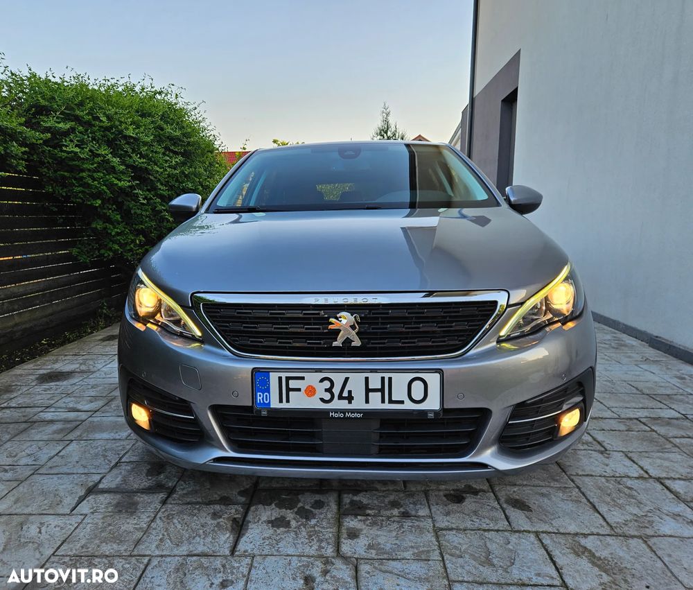 Peugeot 308 2018 photo 2