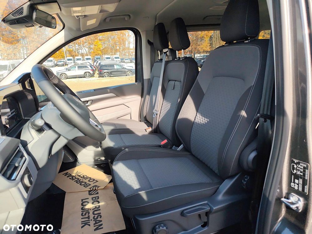 Volkswagen Caravelle - 9