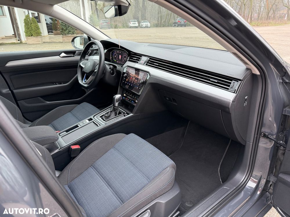 Volkswagen Passat - 20