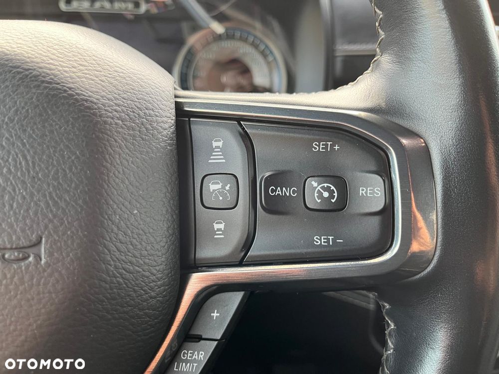 RAM 1500 - 18