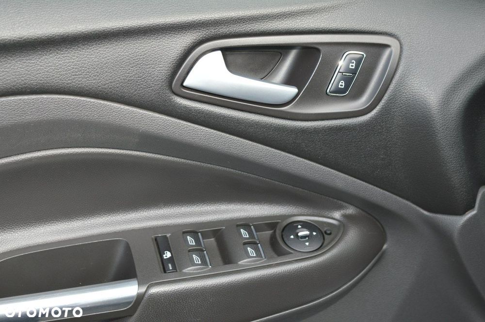 Ford Kuga - 36
