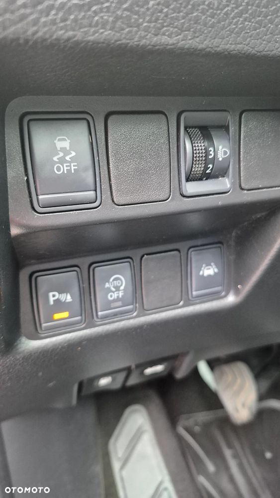 Nissan Qashqai 1.6 dCi N-Connecta - 24