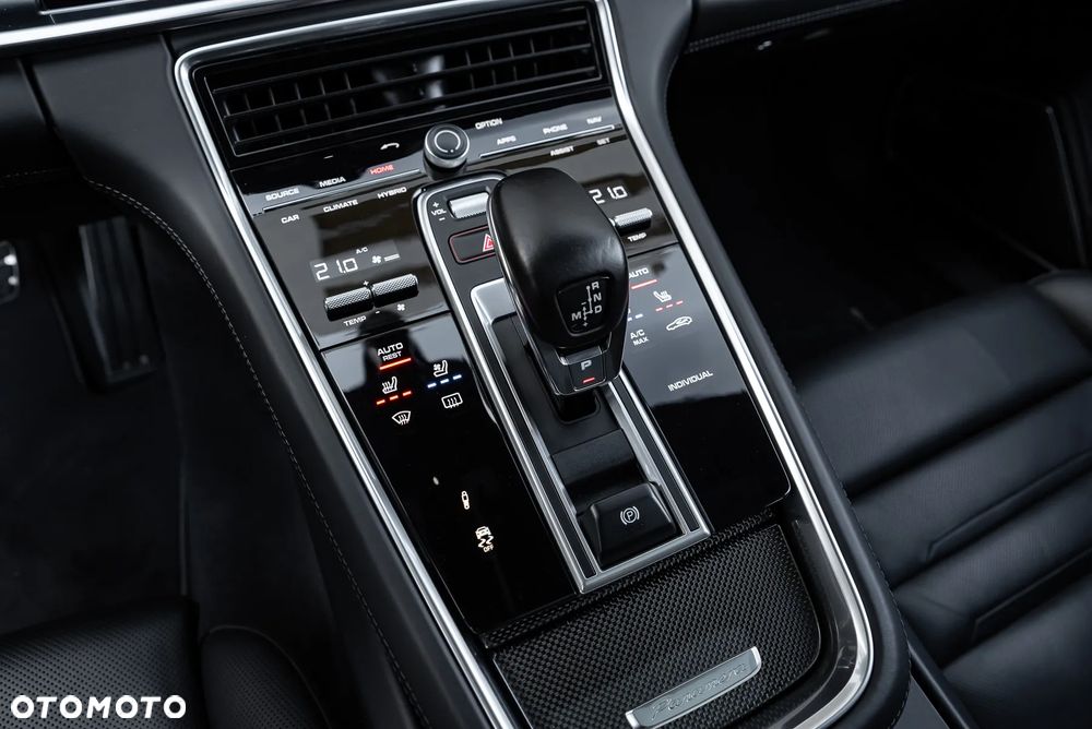 Porsche Panamera - 18