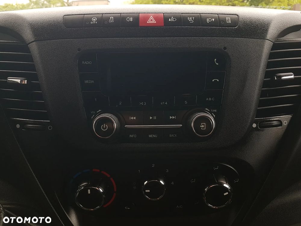 Iveco DAILY KONTENER NISKOPODŁOGOWY 4,44x2,23x2,42 SKLEP FOODTRUCK BAR KLIMA KONIOWÓZ KAMPER - 33