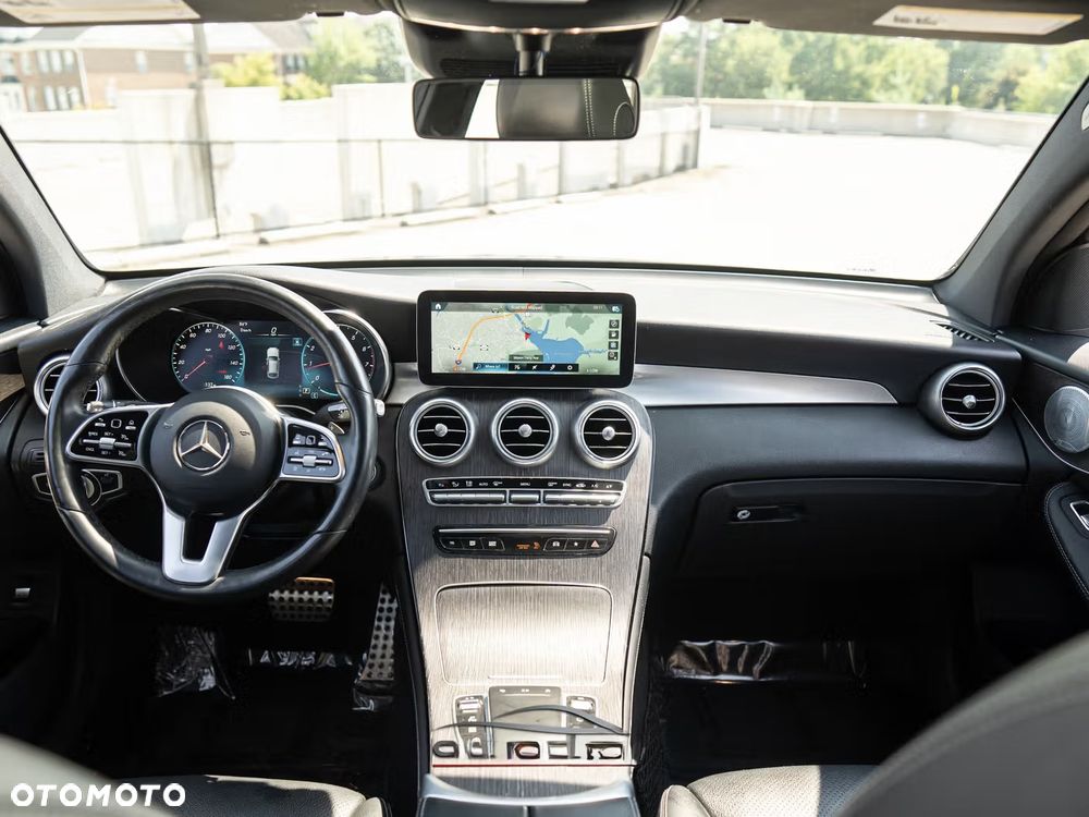 Mercedes-Benz GLC 300 4Matic 9G-TRONIC AMG Line - 15