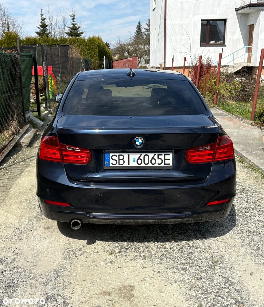 BMW Seria 3 320i Sport Line - 5