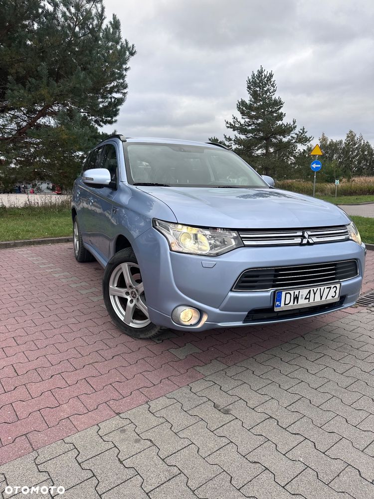 Mitsubishi Outlander Intense + - 2