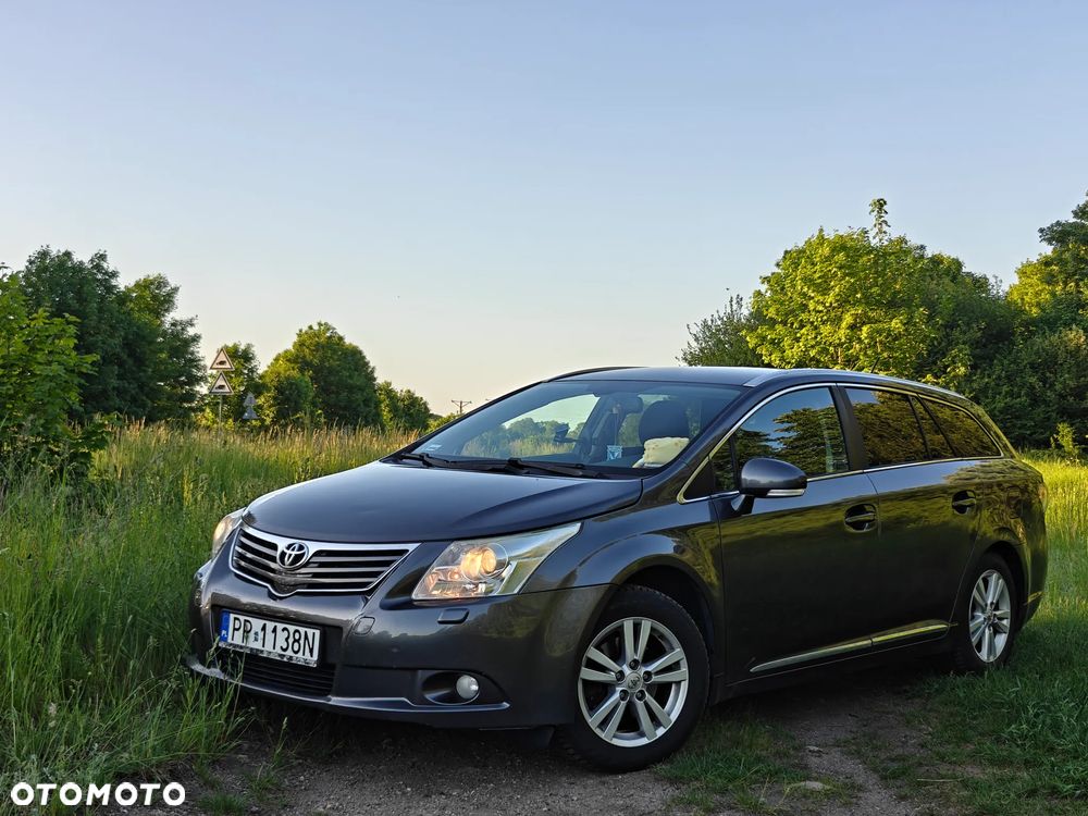 Toyota Avensis 2.0 D-4D Sol - 2