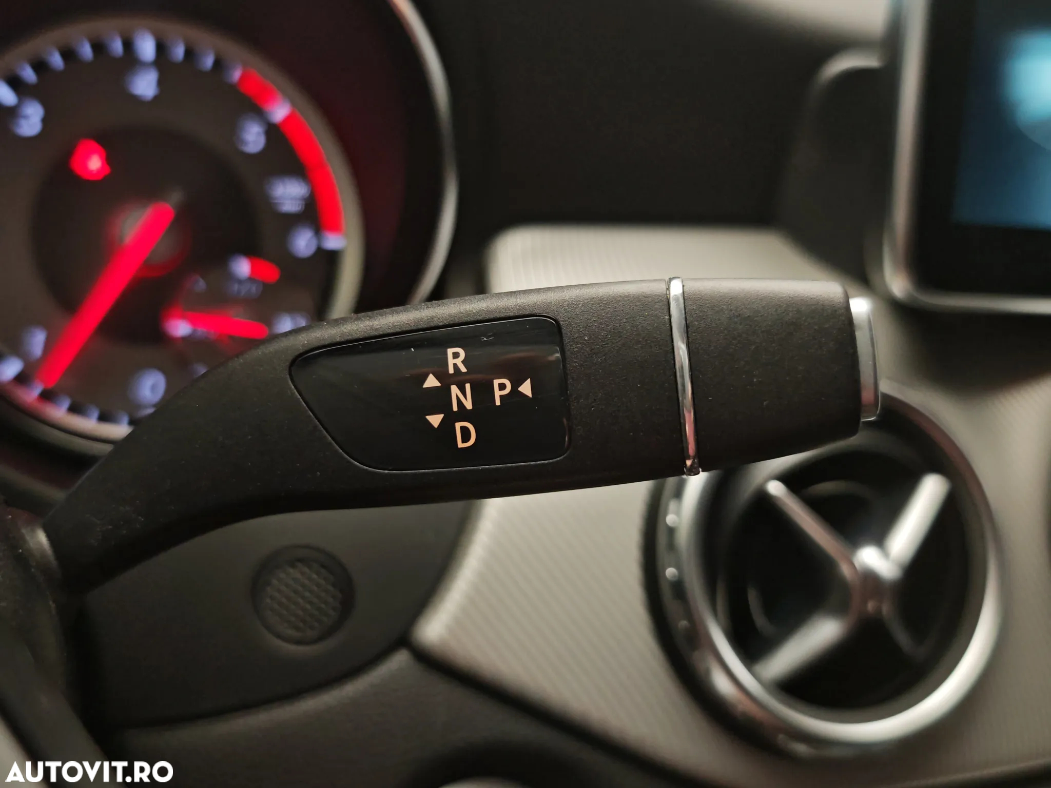 Mercedes-Benz GLA 200 d 4MATIC Aut. - 14