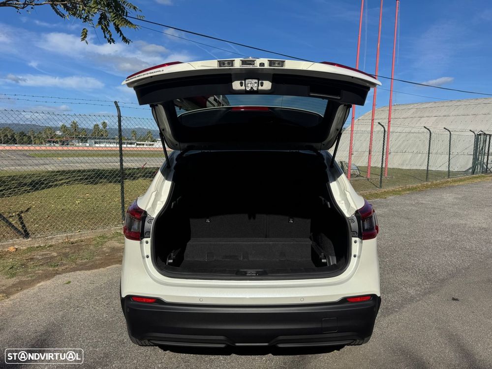 Nissan Qashqai 1.5 dCi N-Connecta J18+Led - 34