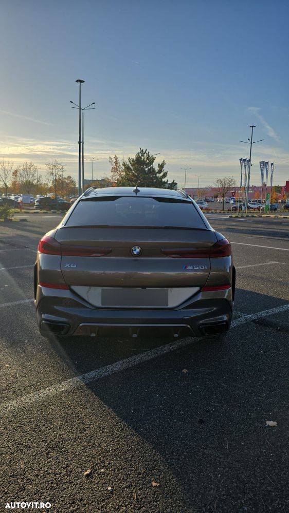 BMW X6 M M50i - 12