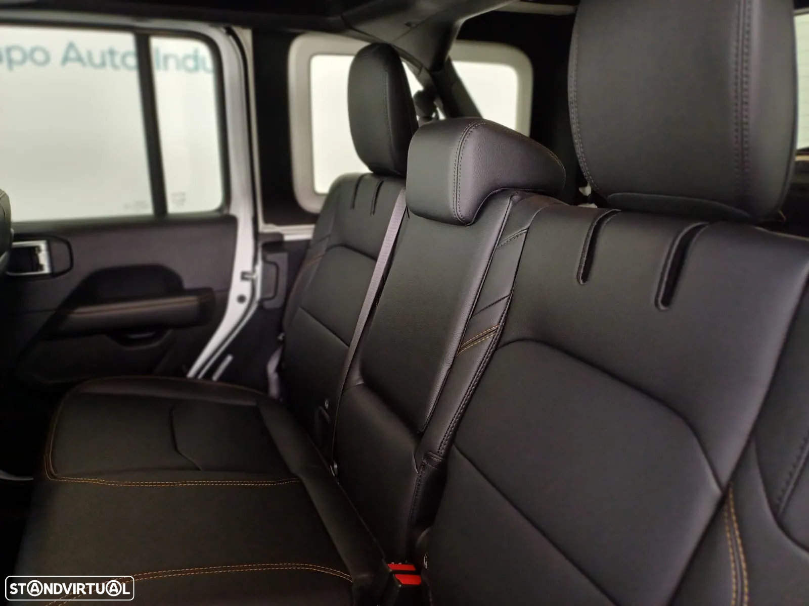 Jeep Wrangler - 8