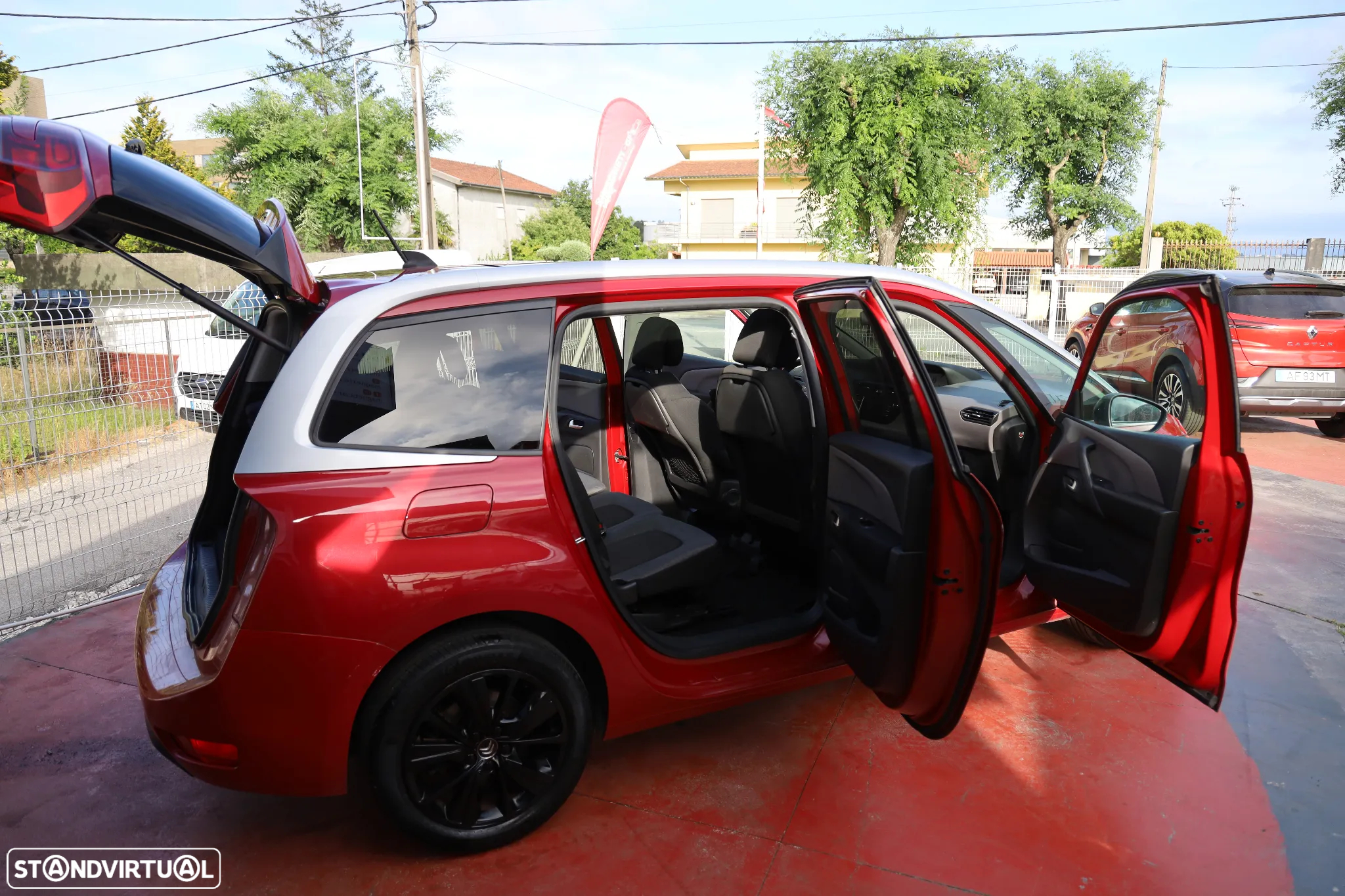 Citroën Grand C4 Spacetourer BlueHDi 130 Stop&Start EAT8 SHINE - 24