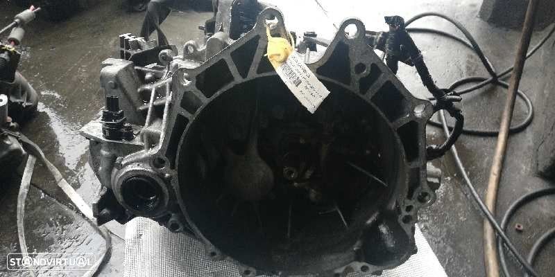 CAIXA VELOCIDADES HYUNDAI COUPE 2002 - 3