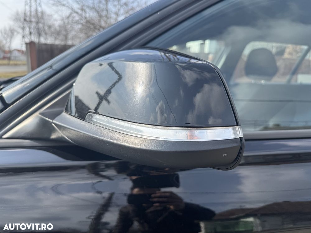 BMW Seria 3 320d Touring Aut. Sport Line - 24