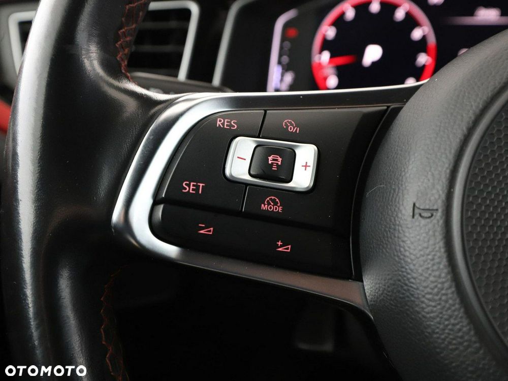 Volkswagen Polo 2.0 TSI DSG GTI - 35