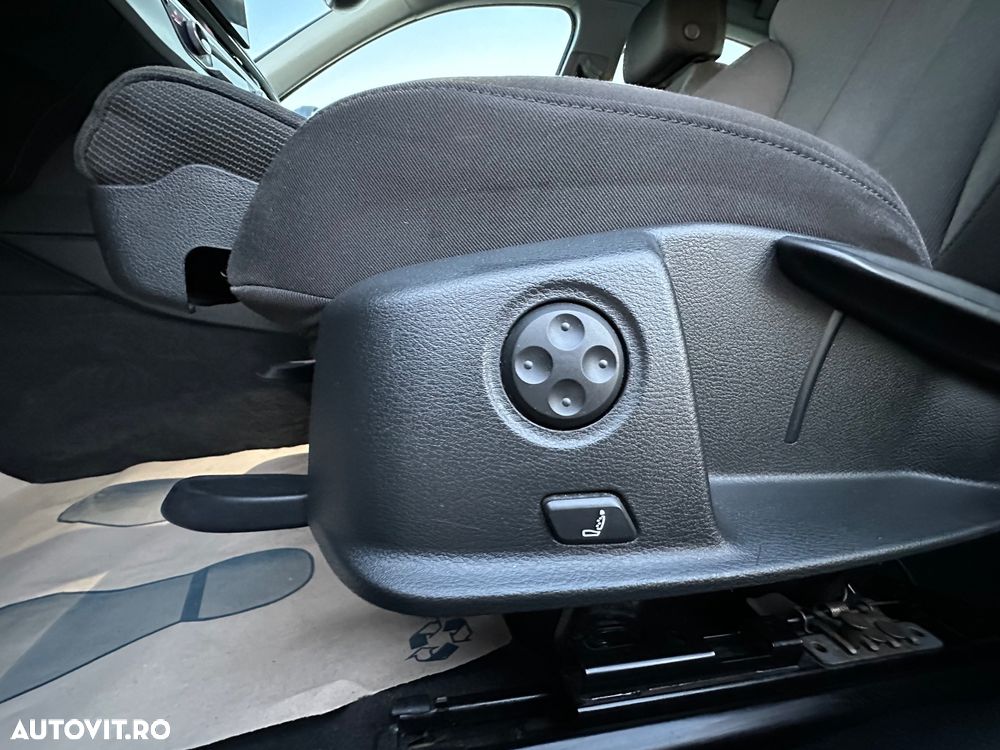 Audi A4 40 TFSI quattro S tronic MHEV Advance - 10