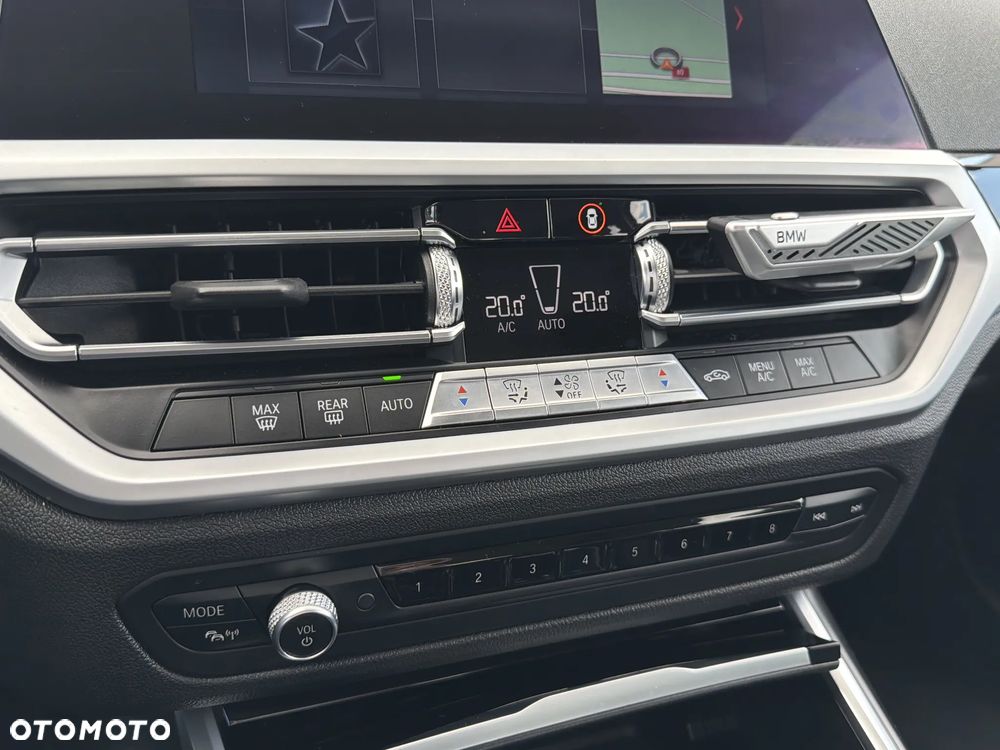 BMW Seria 3 330i Sport Line sport - 19