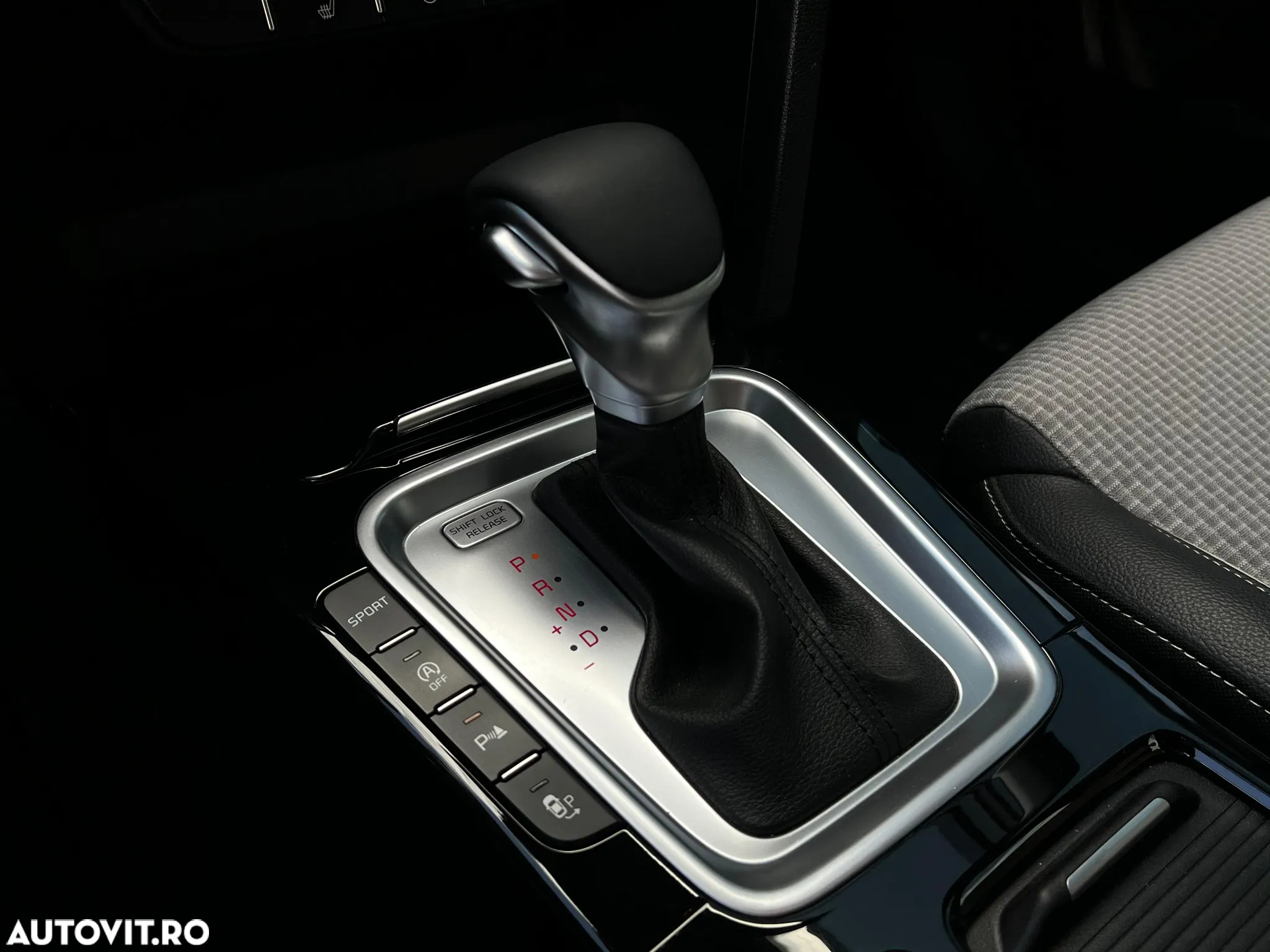 Kia XCeed 1.4 T-GDI 7DCT Style+ - 24