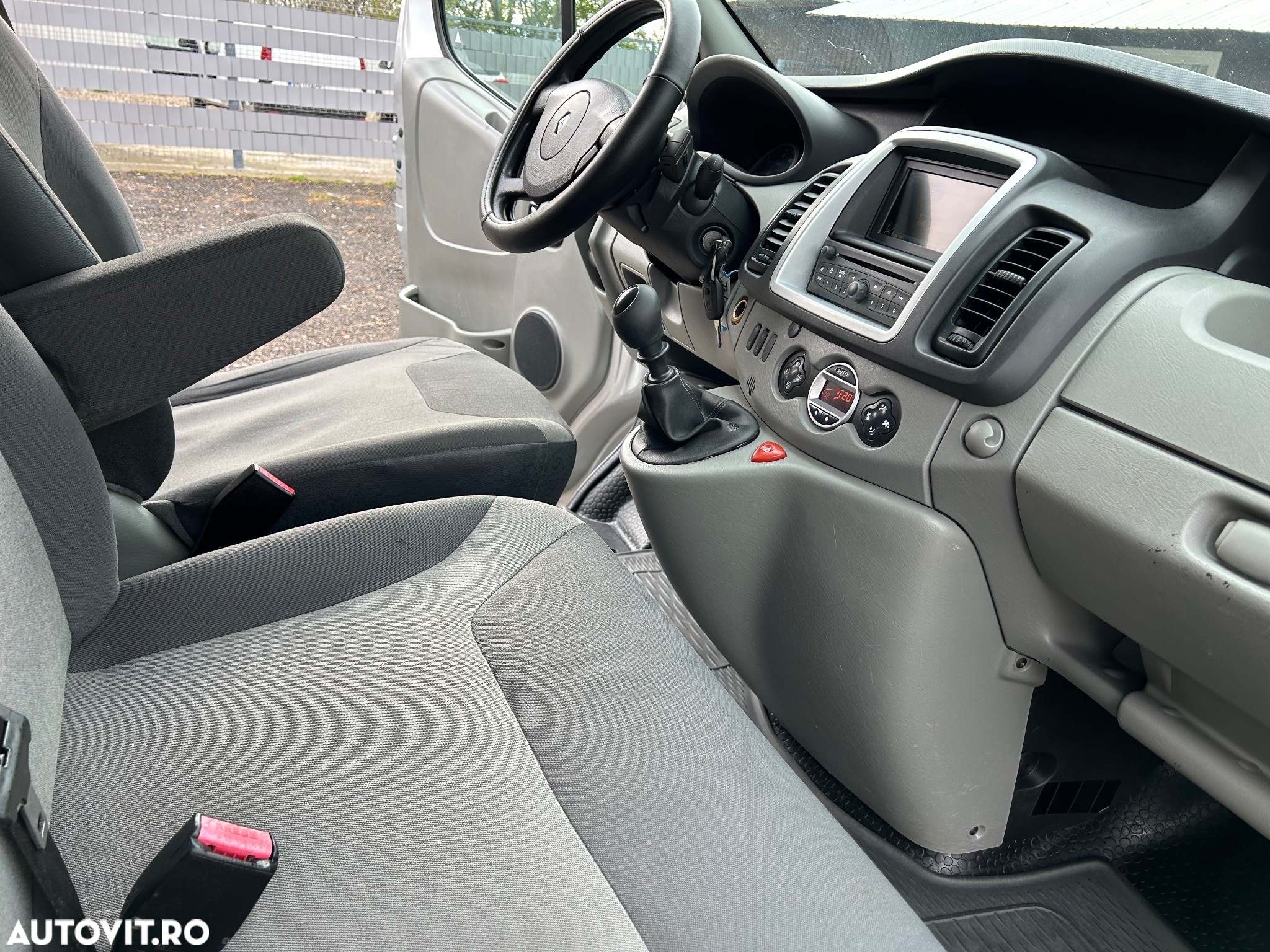 Renault Trafic 2.0 dCi 115 FAP L2H1 Komfort - 19