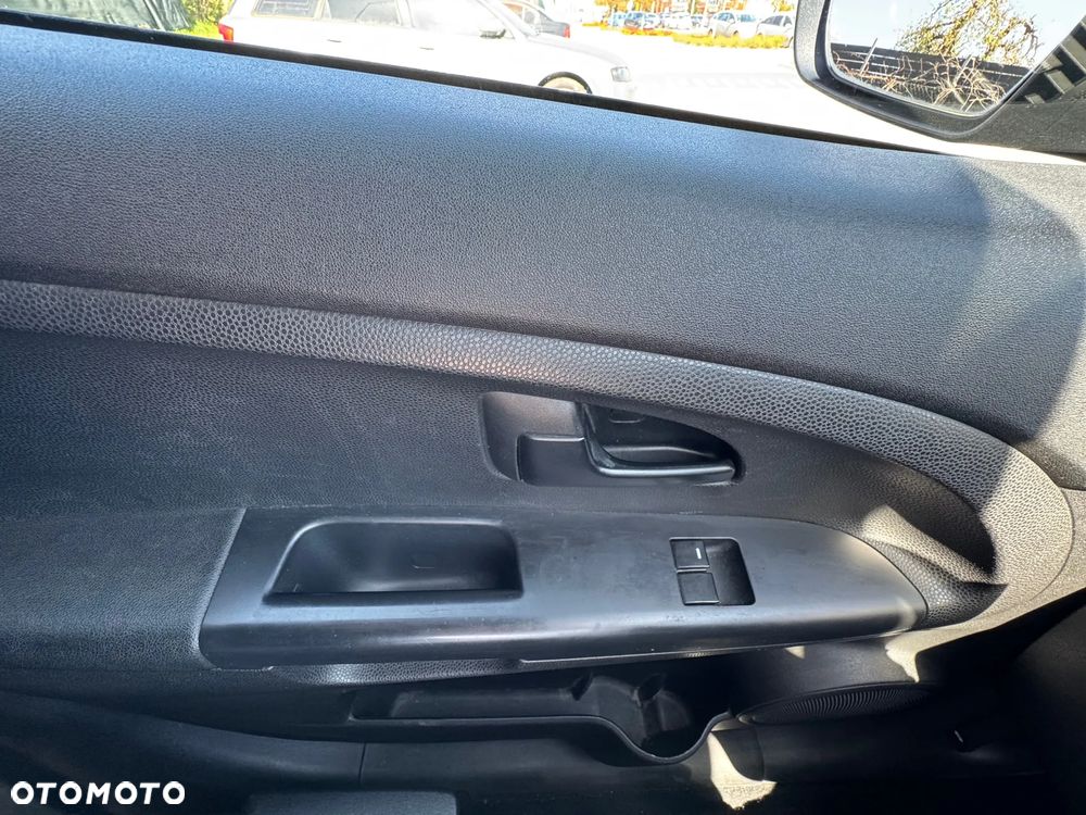 Kia Venga - 25