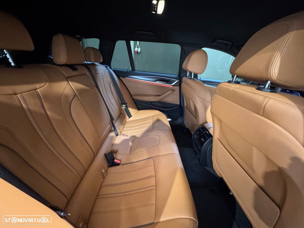 BMW 530 e Pack Desportivo M - 34