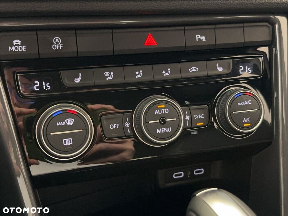 Volkswagen T-Roc - 29