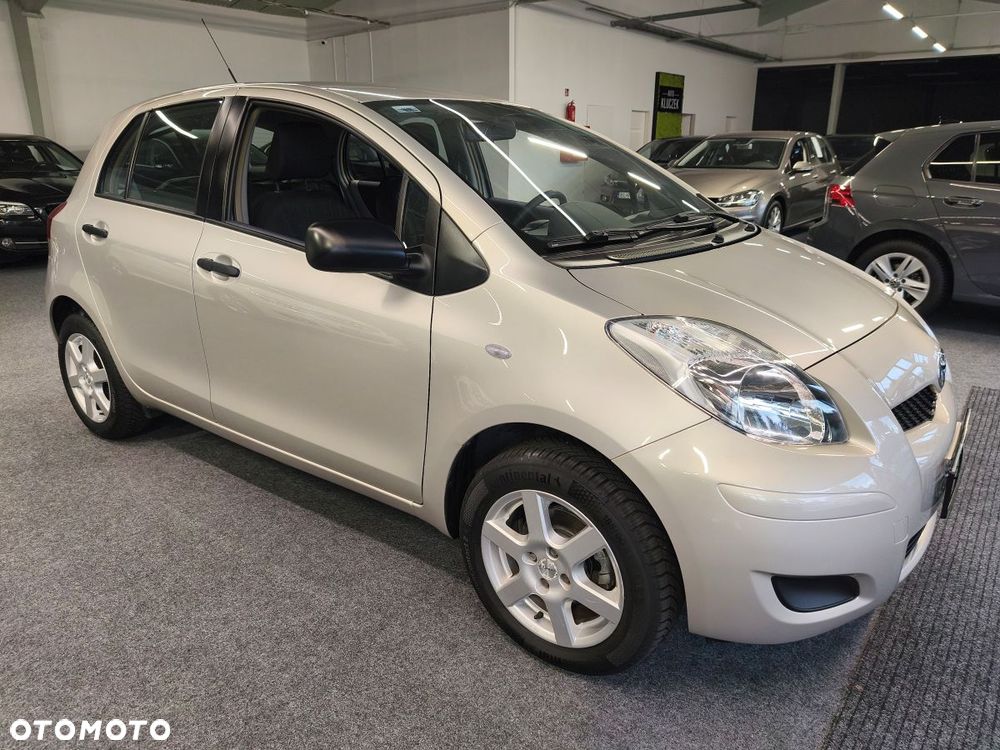 Toyota Yaris 1.0 Terra EU5 - 3