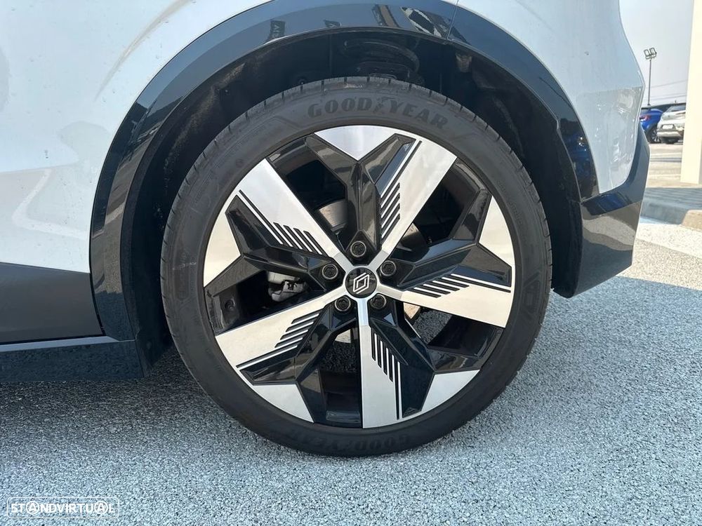Renault Mégane E-Tech - 21