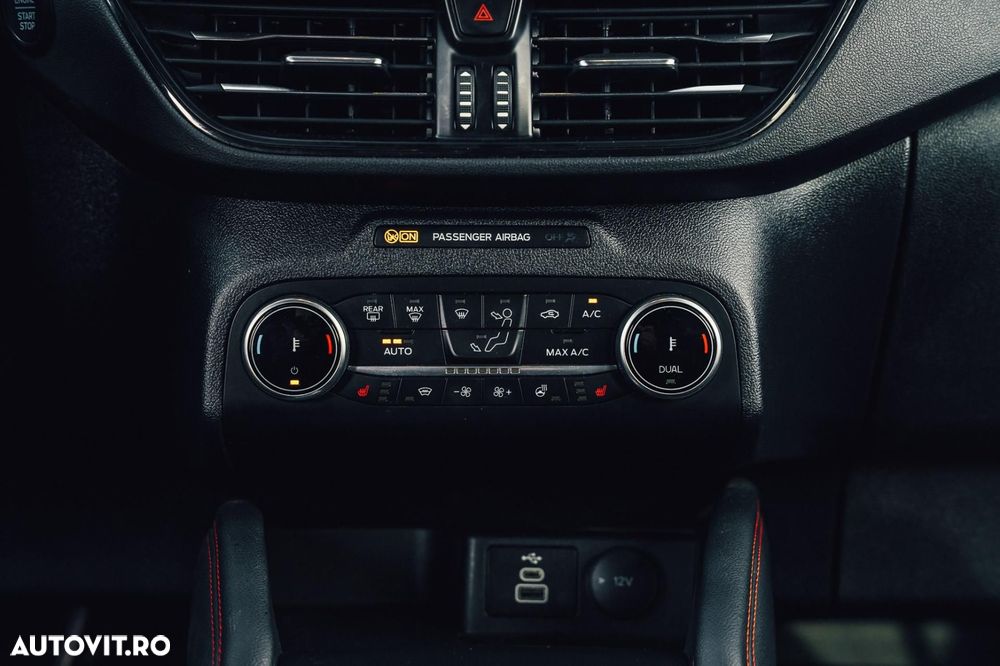 Ford Kuga 2.5 Duratec PHEV Titanium - 11