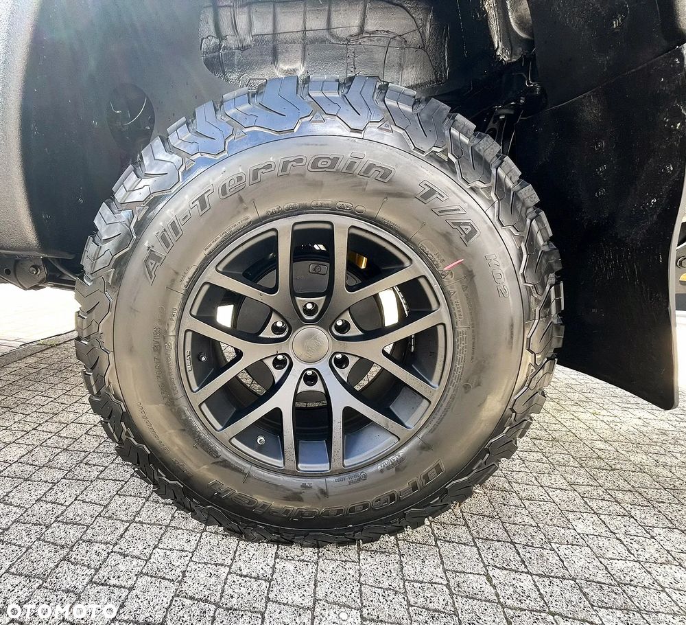 Toyota Hilux - 31