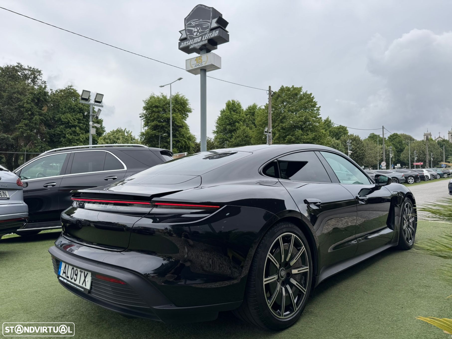 Porsche Taycan Standard - 4