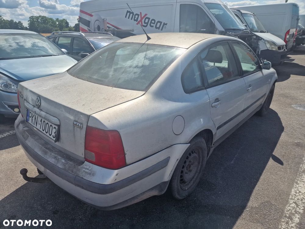Volkswagen Passat b5 1.9 tdi 81KW cały na części - 5