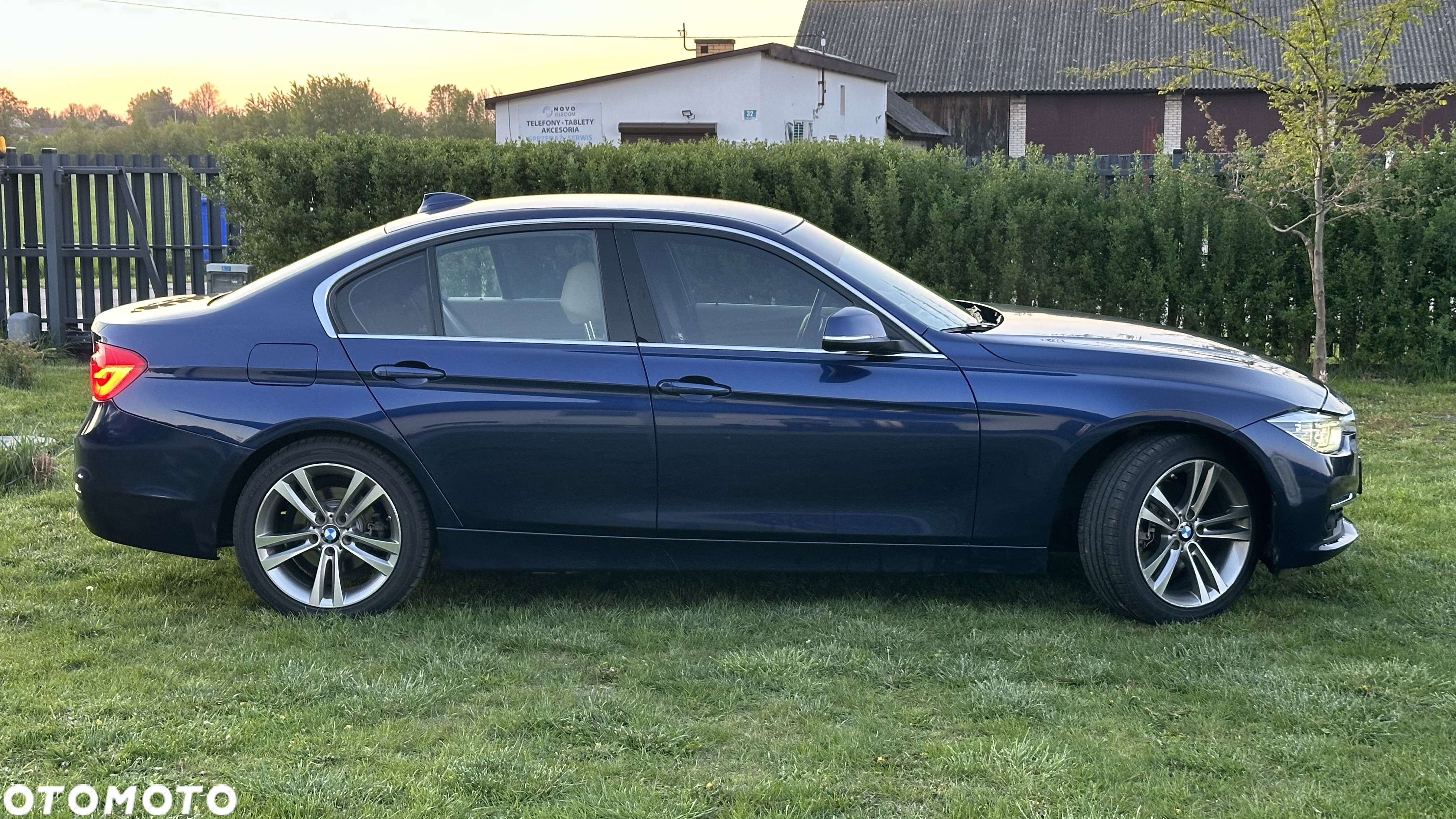BMW Seria 3 330i Sport Line - 4