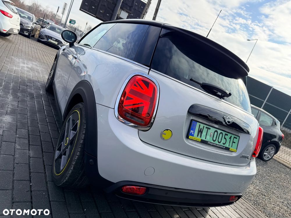 MINI Cooper SE Electric Trim - 10