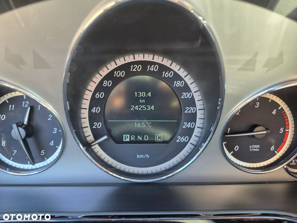 Mercedes-Benz Klasa E 250 CDI 4-Matic BlueEff Avantgarde - 16