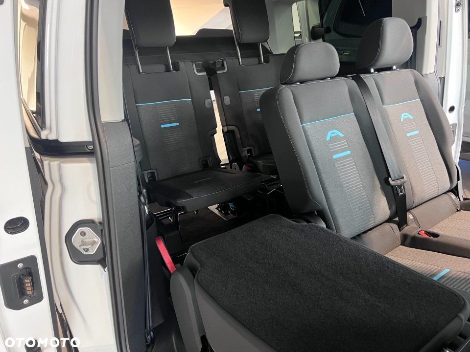 Ford Tourneo Connect - 11