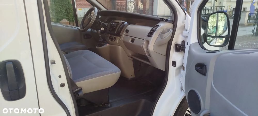 Renault Trafic - 12
