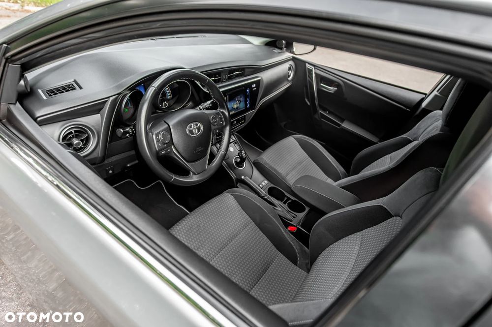 Toyota Auris Hybrid 135 Premium - 17