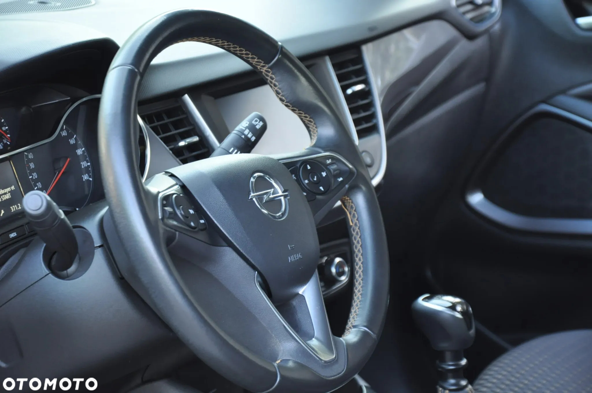 Opel Crossland X 1.2 120 Lat - 29