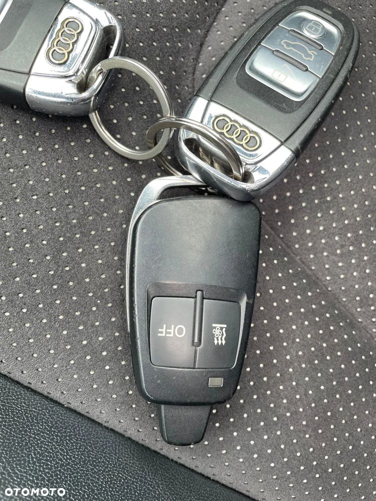 Audi A4 Avant 2.0 TDI DPF quattro S line Sportpaket - 23