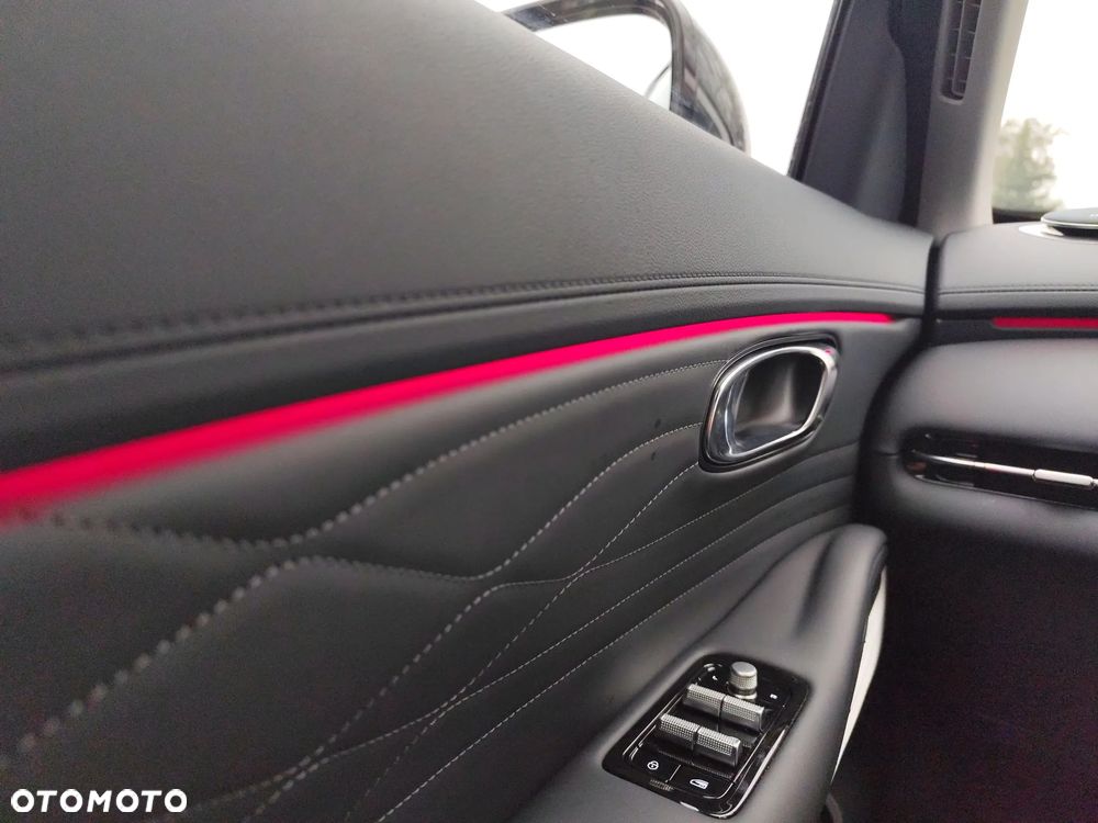 Geely Starray EM-i 1.5 PHEV Max - 33