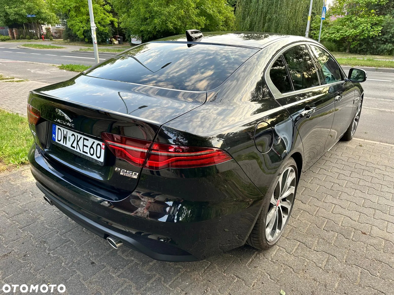 Jaguar XE 2.0 P250 R-Dynamic HSE - 7