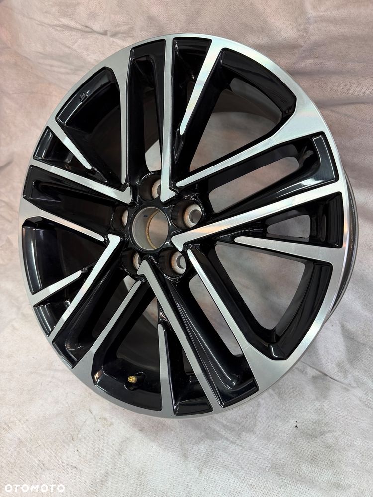 Toyota Camry IX 25- felga aluminiowa 8.0" x 18" 5x114.3 ET 50 - 3